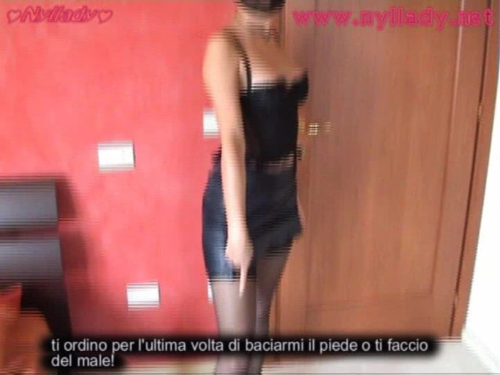 Nyllady: Nyllady cosplay een nylon meesteres