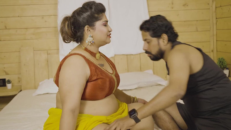 Uncutadda: Marido e esposa ambos fodidos juntos com sua serva, uma...