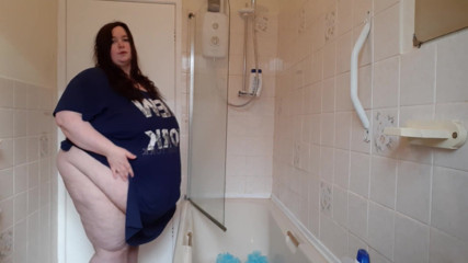 SSBBWLadyBrads: SSBBW la pancia oscilla e scuote