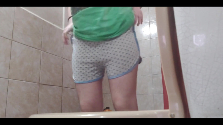 RavenHearth666VIP: Kencing di toiletku