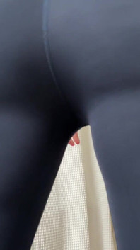 大屁股。Emma Skyee