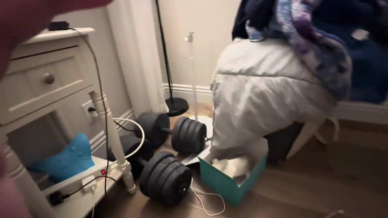 SquishMallow3328: 2025年206回目のファック、中国人熟女が就寝前に私にクイックキーを申し出てくれます