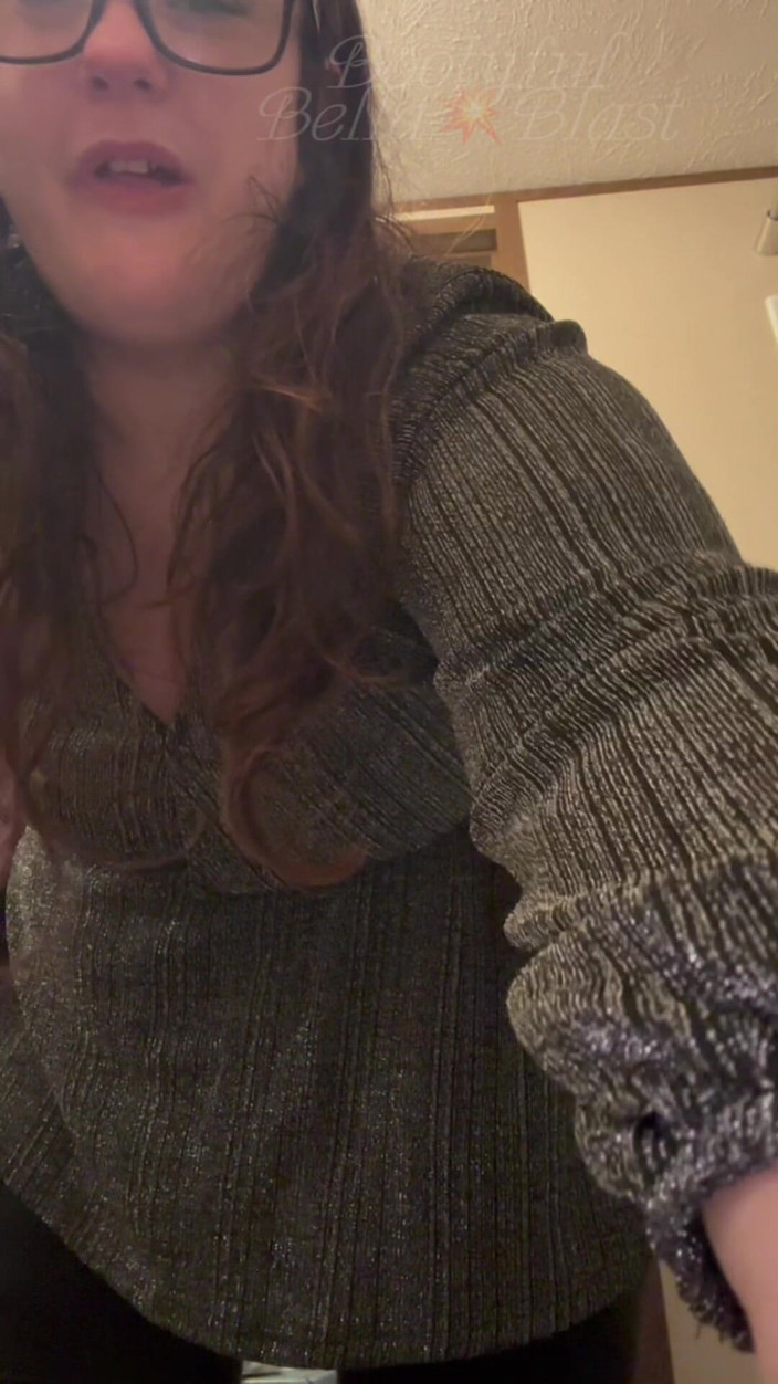 BellaBlast: Compilation di scoreggia in leggings 2: la bbw gassa viene strappata...