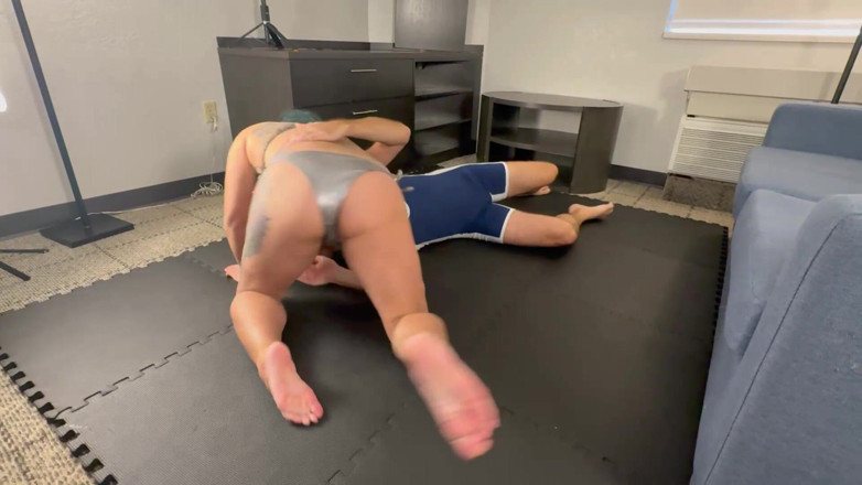 Island Boy Vids: Erstes mal, sperma verliert wrestling mit Kim Chi