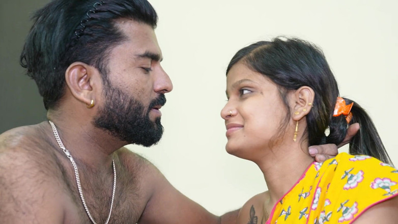 Aaka: India señora embarazada teniendo sexo con su marido - audio hindi
