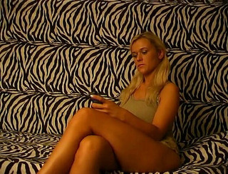 Flash Model Amateurs: Sensuale mostra personale da una bellezza tettona