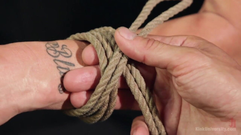 Kink University: Pengenalan shibari - mengikat kolom tunggal dan ganda