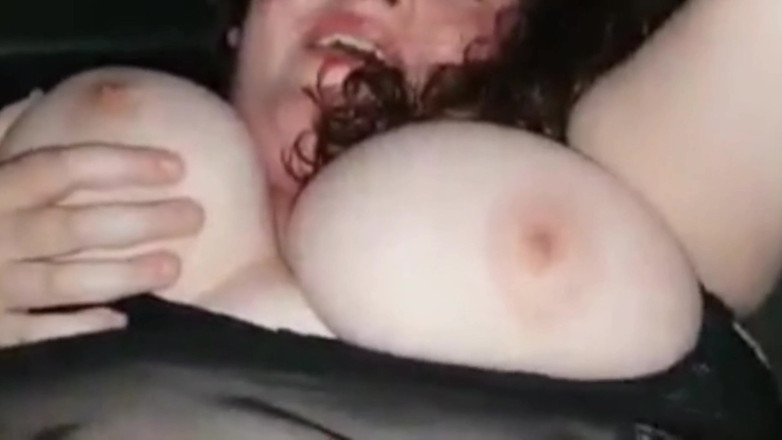Real homemade BBW BBC porn: 挤压我的大胸部大黑传教士冲击