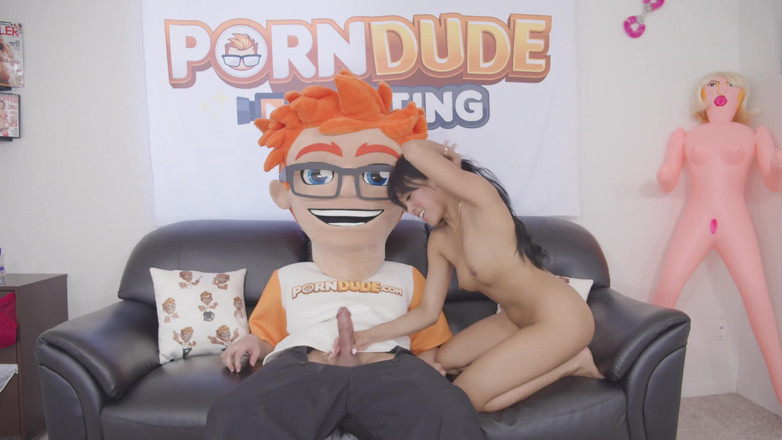 PornDudeCasting: エンバースノー