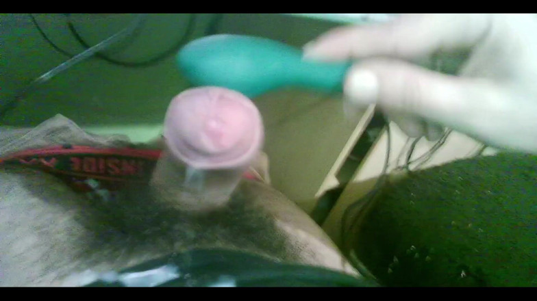 The girls' cave of fear: Brinquedo sexual engraçado