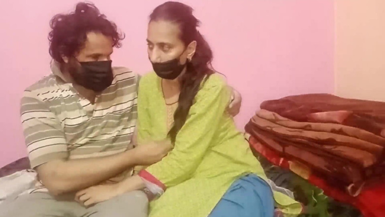 SHAKRATASNEEM: Setup on Home Bed so Romance Kissing