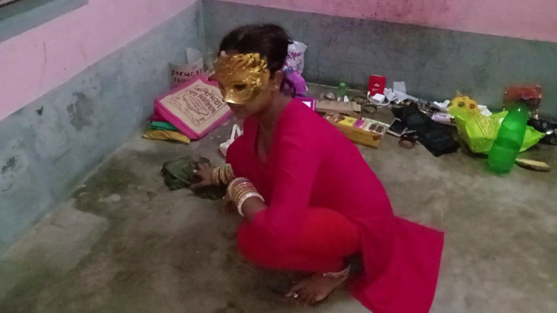 Firee Couple: First Time Indian Maid Touching Dick