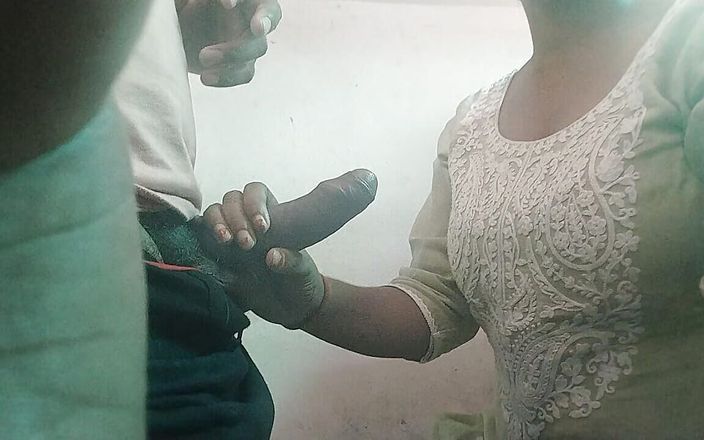 Pooja Didi: Sexy nevlastní sestra mi dělá den
