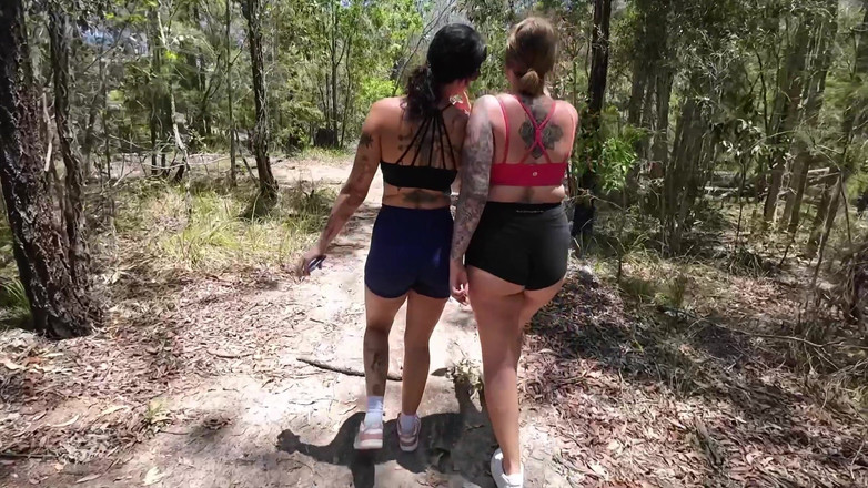 Mr LDN Lad: Estaba En Un Paseo Y Vi Dos Zorras Para Llenarme