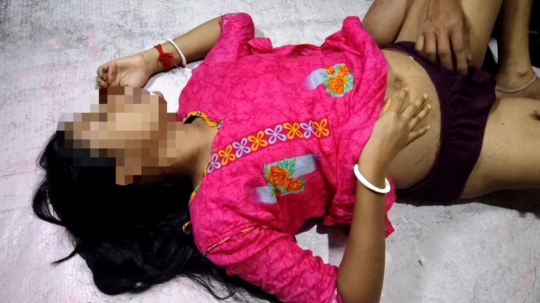 Sila: Rekaman video hd gadis hot ini dientot habis-habisan untuk pertama...