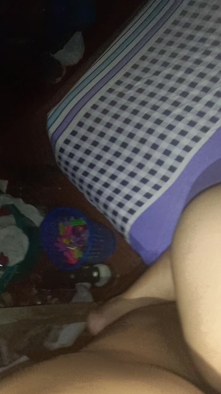 Eatrella j: Hay Vecino Que Sea Rápido Que Mi Marido Llega En...