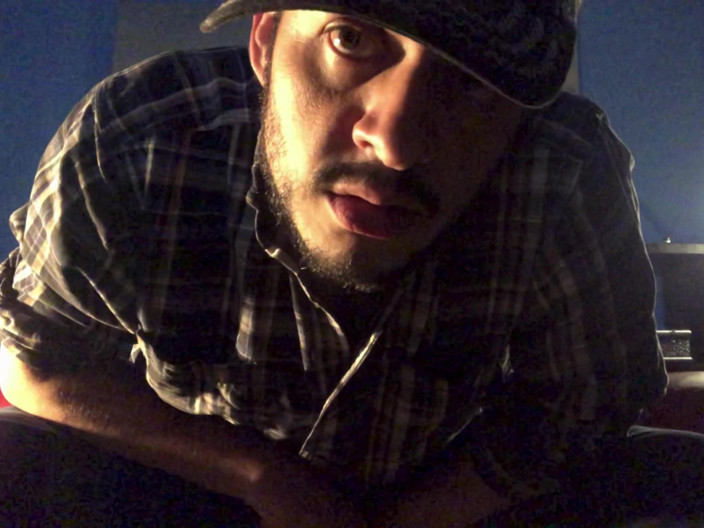MisterFreak25: Obrero Mexicano hablando sucio, mucho prepucio en verga grande y...