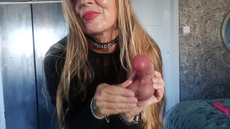 Kitty James: Acțiune anală cu jucărie și ejaculare feminină