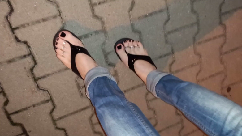 Heelex: Pies sexy y chanclas de látex