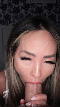 Linda's poesje is gemaakt voor sperma