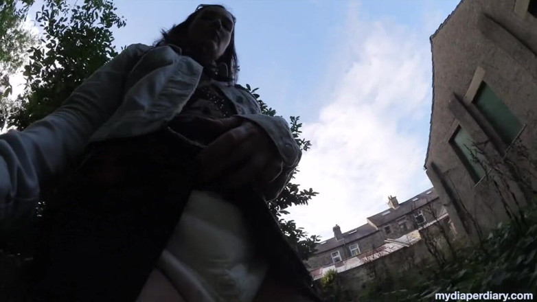 Faye Taylor: Outdoor Wetting