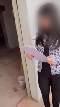 Agentul imobiliar face muie proprietarului apartamentului