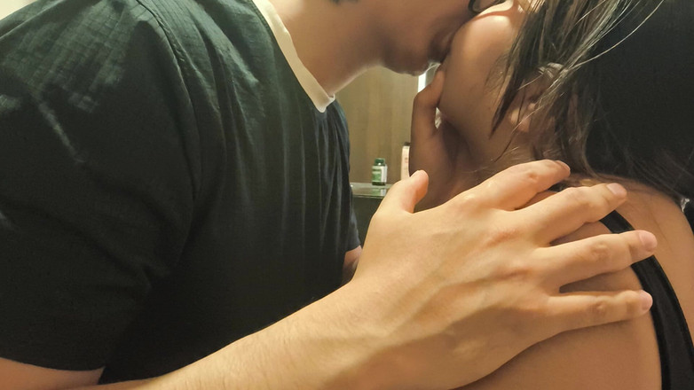 Moo DBOXXX: Một buổi làm tình với mẹ kế đơn thân, cô ấy phát điên