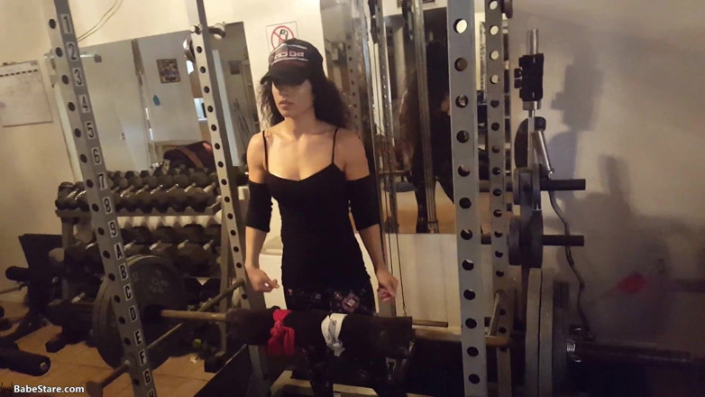 Babe Stare: Tia shows off her sexy strength at the gym