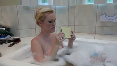 ATK Girlfriends: Amanda sai do banho de espuma e começa a se...