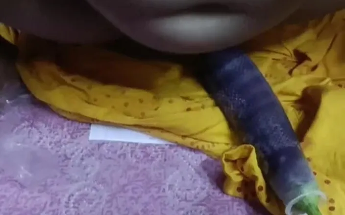 HP cupal: My Husband Sprayed Water on My Pussy with Eggplant
