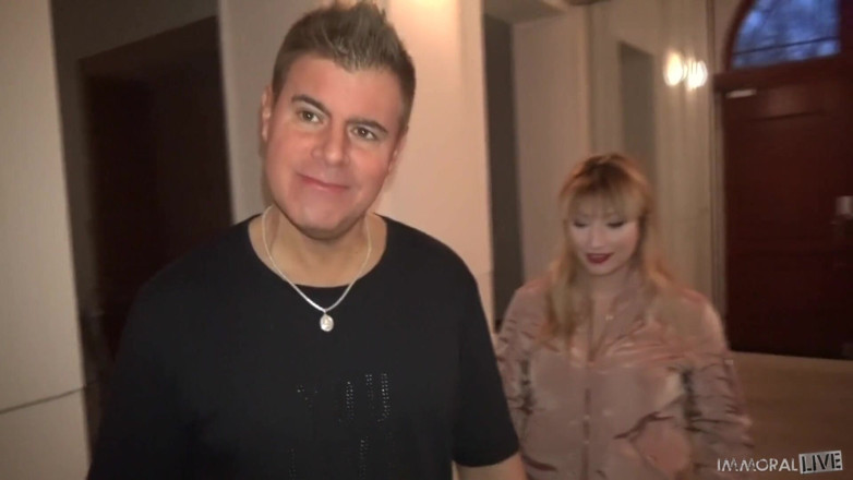 Immoral Live: Porra dentro naturalmente peituda ninfomaníaca