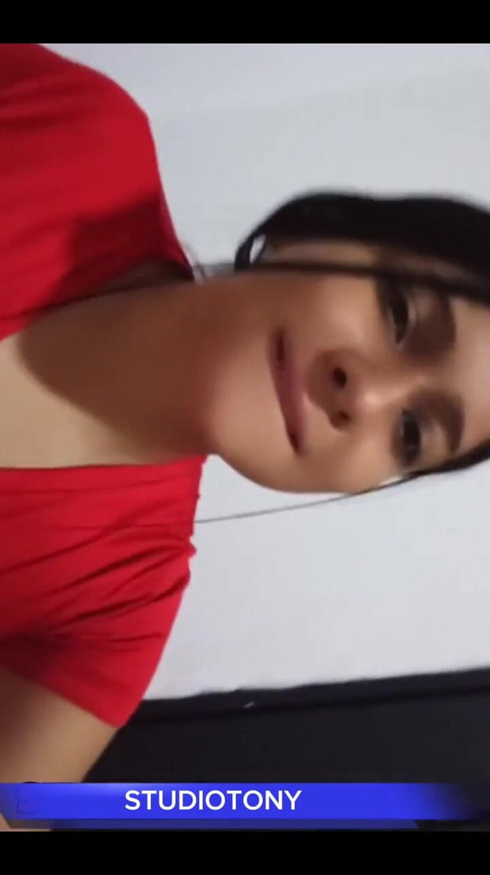 Studiotony: 当我的女朋友看电视时，我女朋友的朋友勾引我（casero Real）