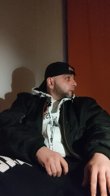 SmokedAlloy2: ダーティジャンクブロは退屈してる 友達を探してる