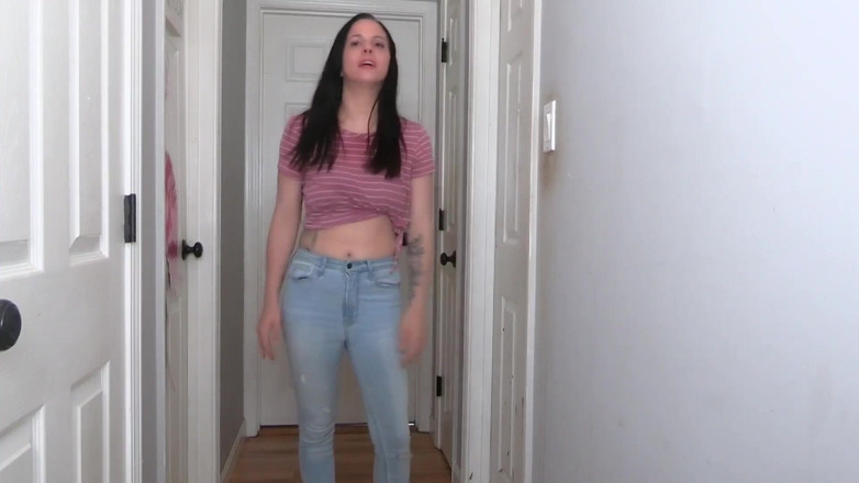 Quinn brooks: Bathroom Door Stuck Pants Pissing- Wmv