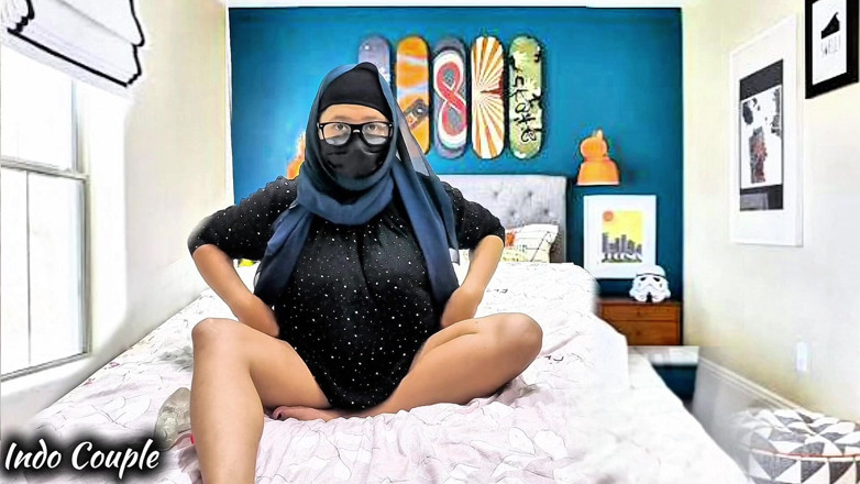 Indo Couple: Indo muzułmańska piękna hidżab Istri Bugil przez Vallen Ngentot Mesum