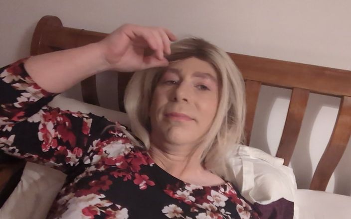 NikkiGee: Une grosse éjac avec Nikki ! Regarde-moi caresser et avoir une grosse éjac !