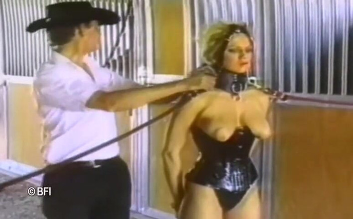 House of lords and mistresses in the spanking zone: Entrenamiento de chicas mascotas