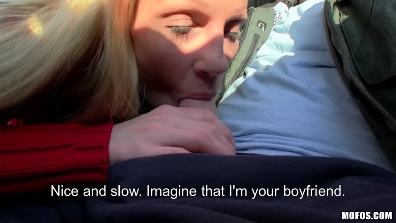Public Pickups: Drague en public - Lucie la blonde à gros nichons taille une...