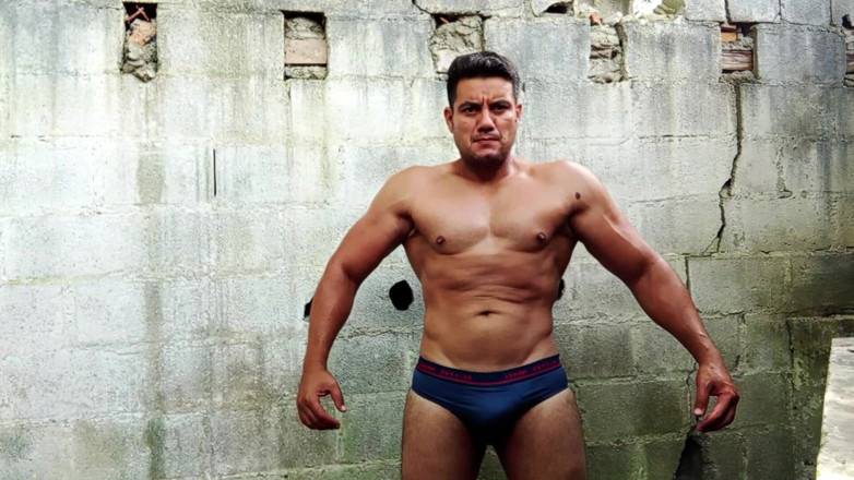 YuriGaucho: Yuri Gaúcho, Muscular Man, Cuming