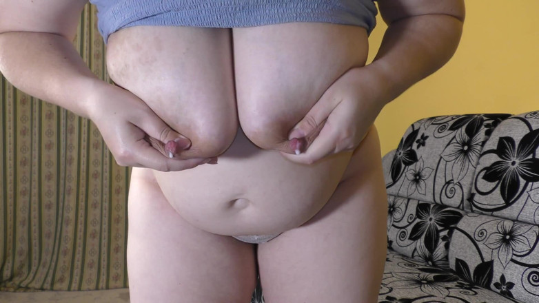 Milky Mari: Tertangkap isteri MILF melancap, kemudian kongkek mulutnya, pepek dan secara...