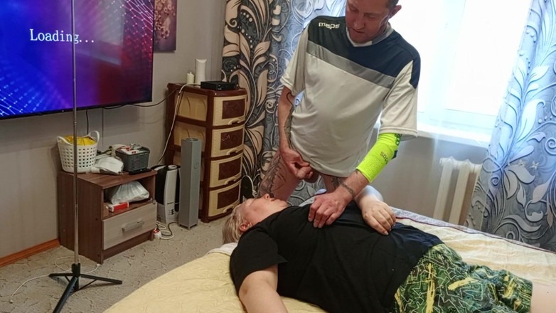 Zona901: Я дрочу мой член и трахаю мою соседку мне в рот, чтобы кончить на ней