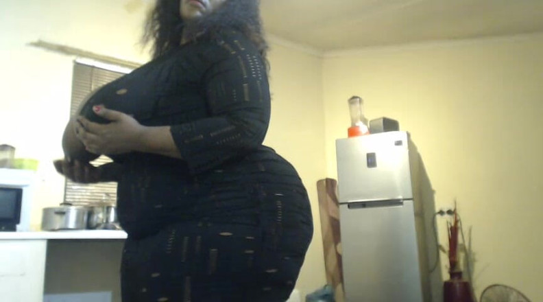 Legendary Booty Overdose: Rijpe bbw schudt haar dikke sappige