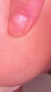 POV: freche ehefrau gibt ihrem arsch in nahaufnahme anal, sperma im mund