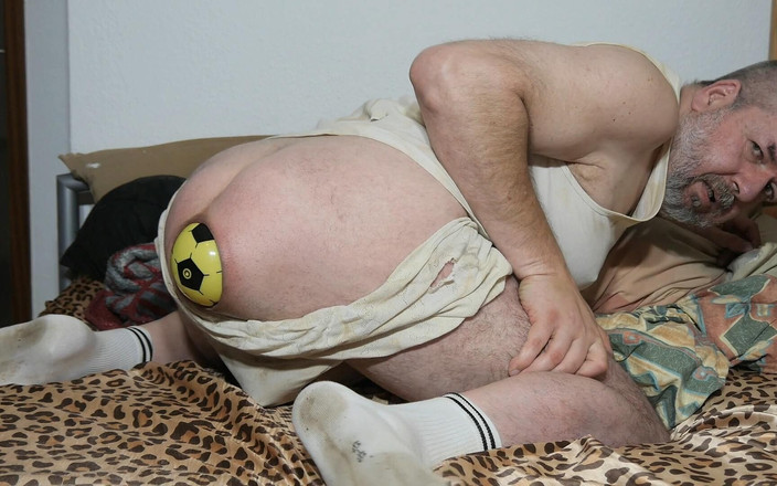 Qualzucht: Hraju si se svou mokrou dírkou...