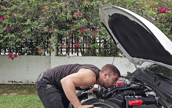 Salome Gil: 彼らは私の車を修理するのを手伝ってくれて、私はクソみたいに払う