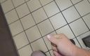 Djk31314: 在公共浴室的内外玩耍