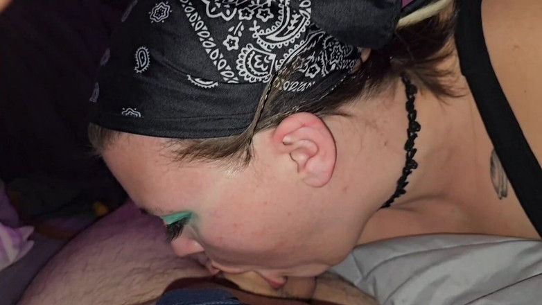 Funhousewife69: Dávat hlavu před spaním neměla kravatu na vlasy