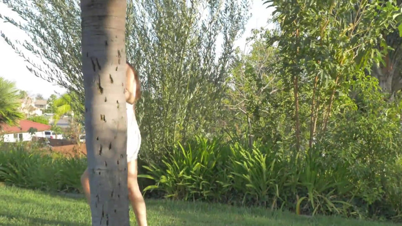 XTime Solo: Nasty cute young girl loves to masturbate outdoor