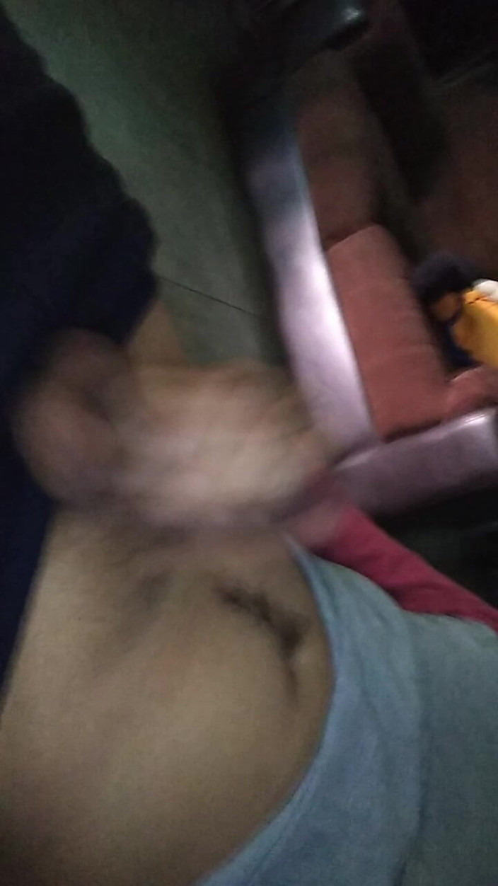 AlexAlejandro13: Mmmm, wie ich mich auf der Couch aufwärme
