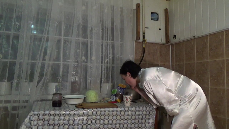Sexy Milf: Sexy messy housewife with big tits ! JOI! Tits covering in...
